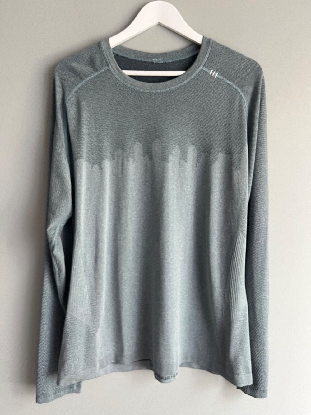 Lululemon Men's XXL Grey Seamless Athletic Long Sleeve Mesh Vent Run Top Sporty